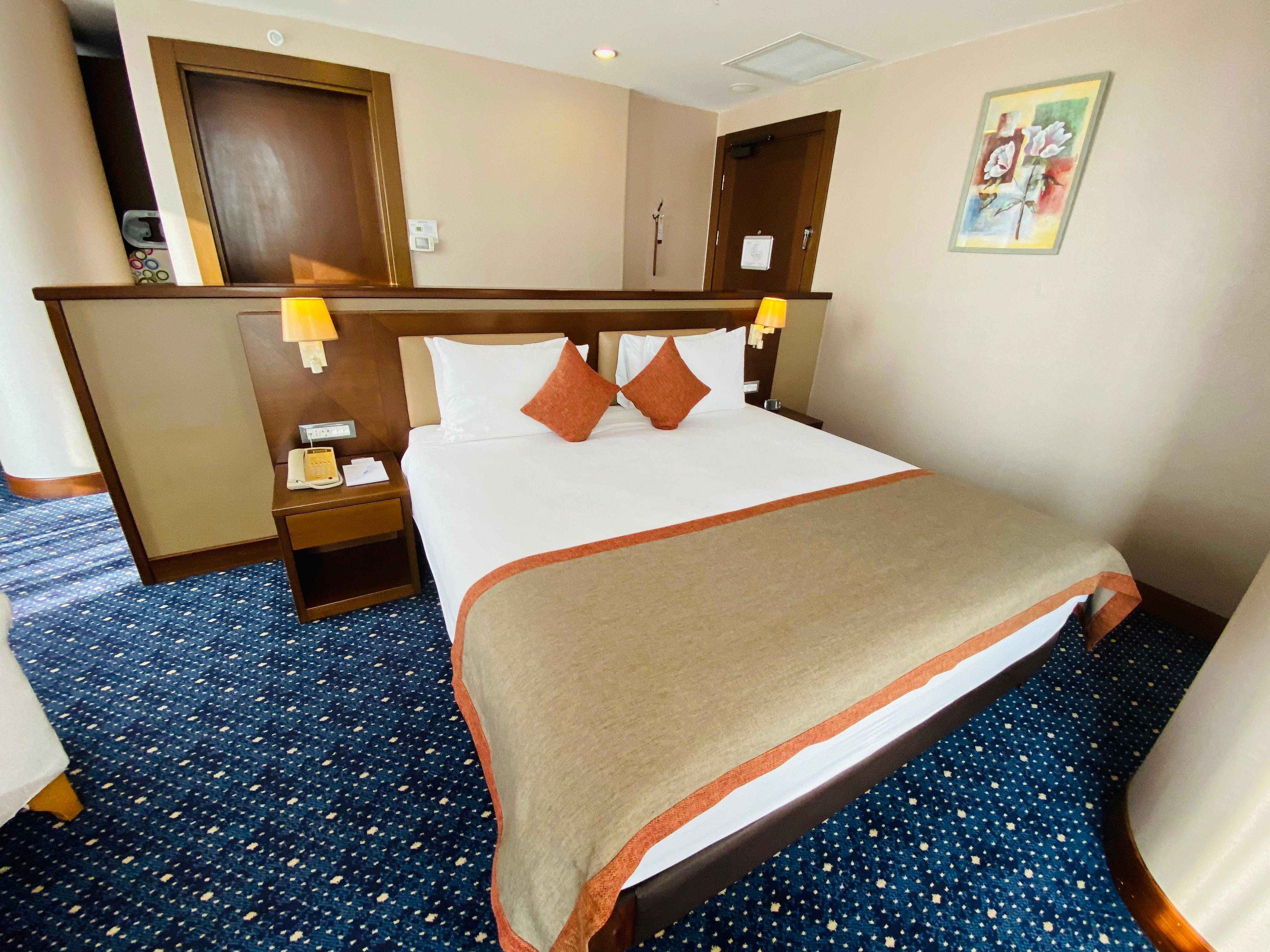 Parkside & Hotel Baku