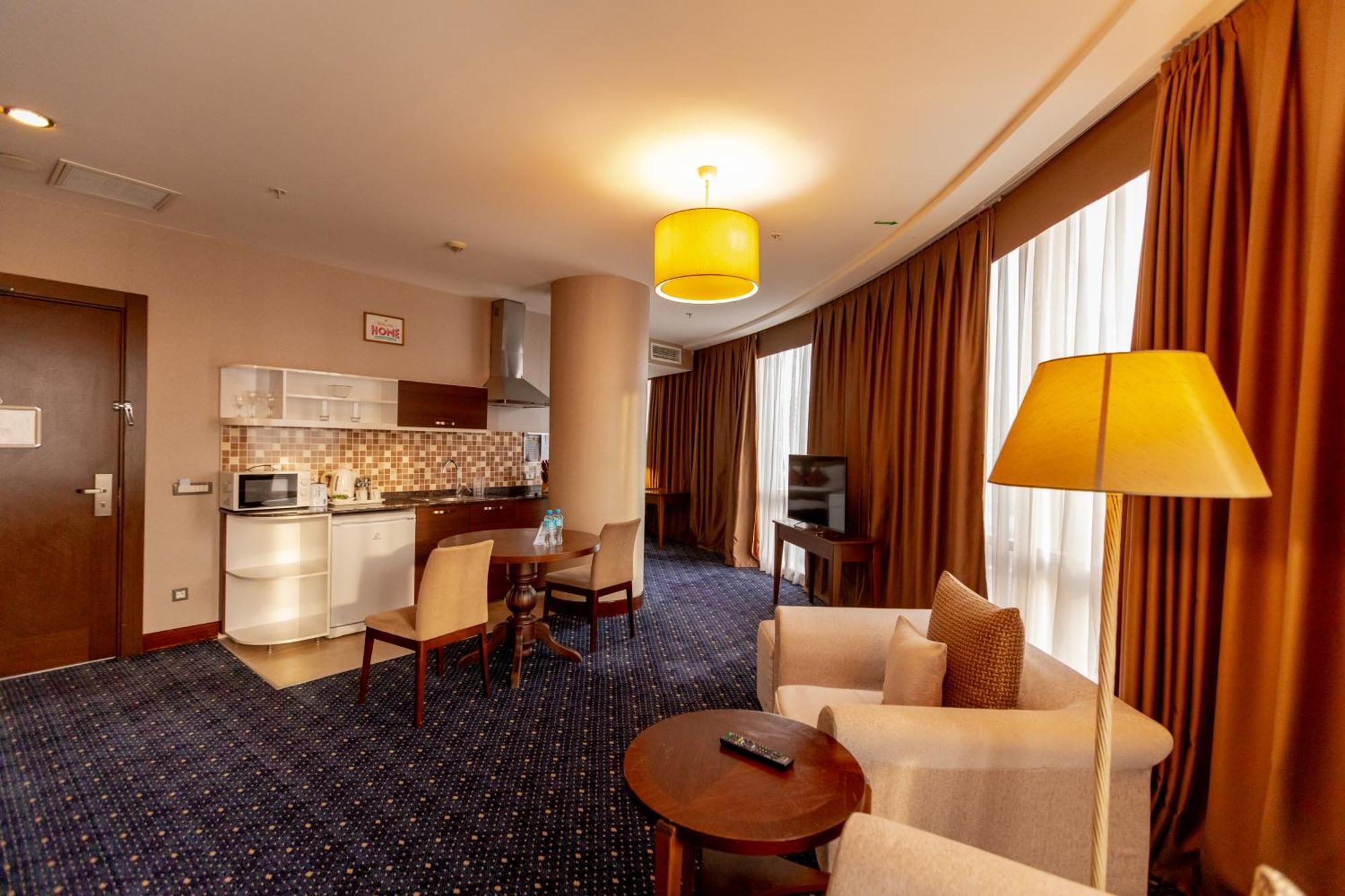 Parkside & 4* Baku