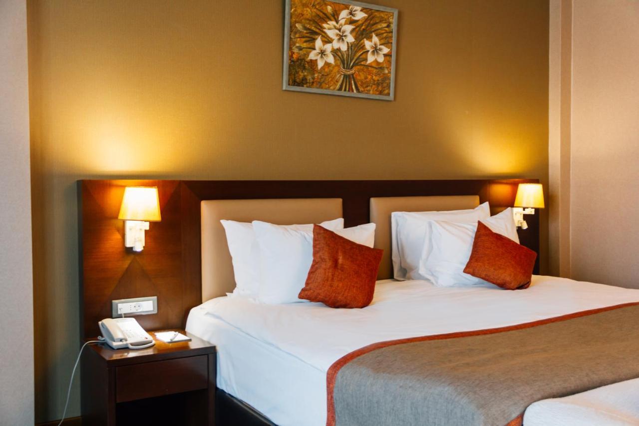 Parkside & Отель 4*